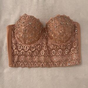 Embellished Lace Strapless Bra in Tan